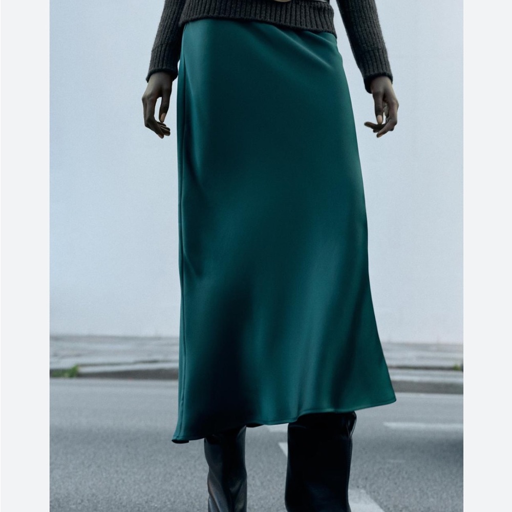 BNWT ZARA SATIN SKIRT